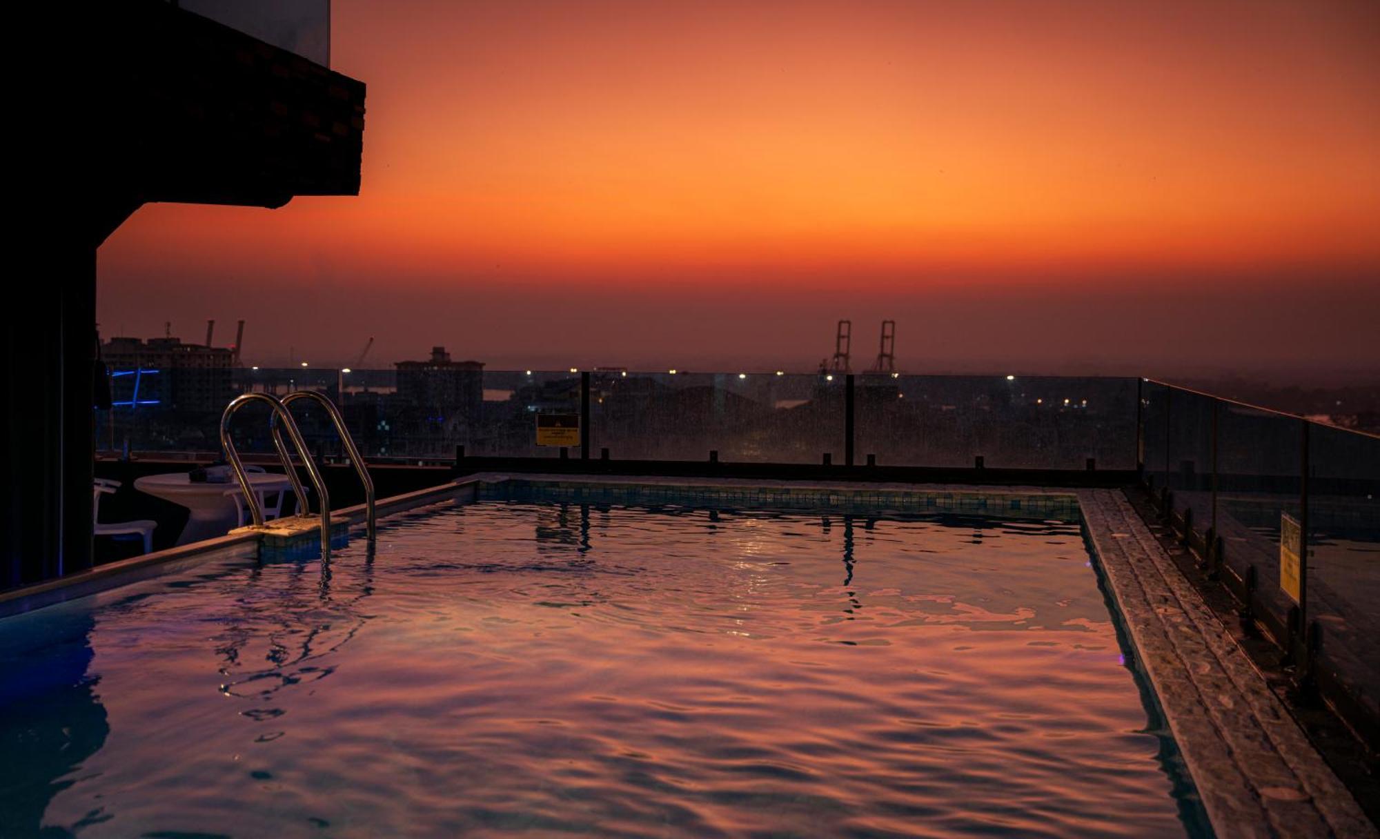 Hotel Sanchaung Yangon Luaran gambar