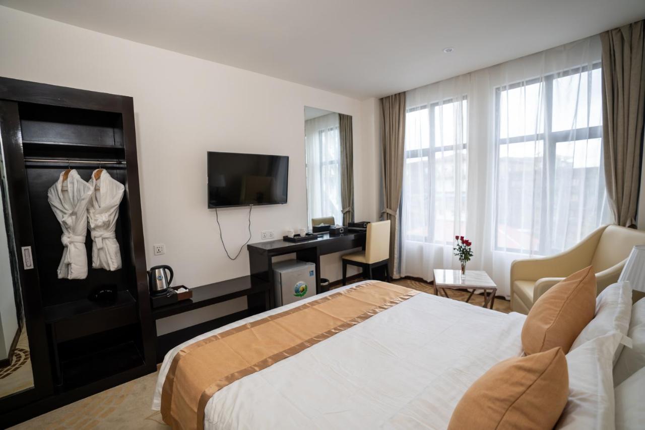 Hotel Sanchaung Yangon Luaran gambar